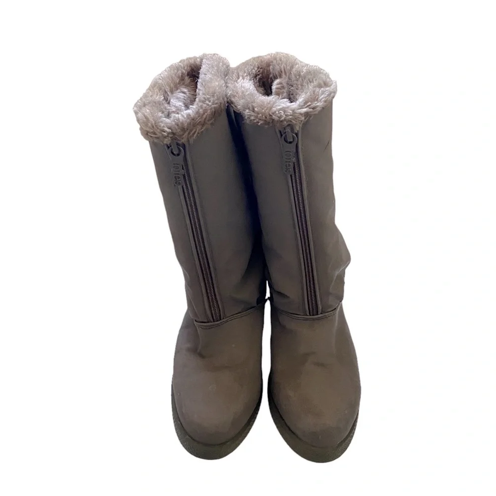 Totes Quilted Snow Boots Sz 8 Winter Faux Fur Fleece Plush Lined Waterproof Cozy